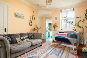 BRIDGE TERRACE - Spacious living area, well designed & wood burner